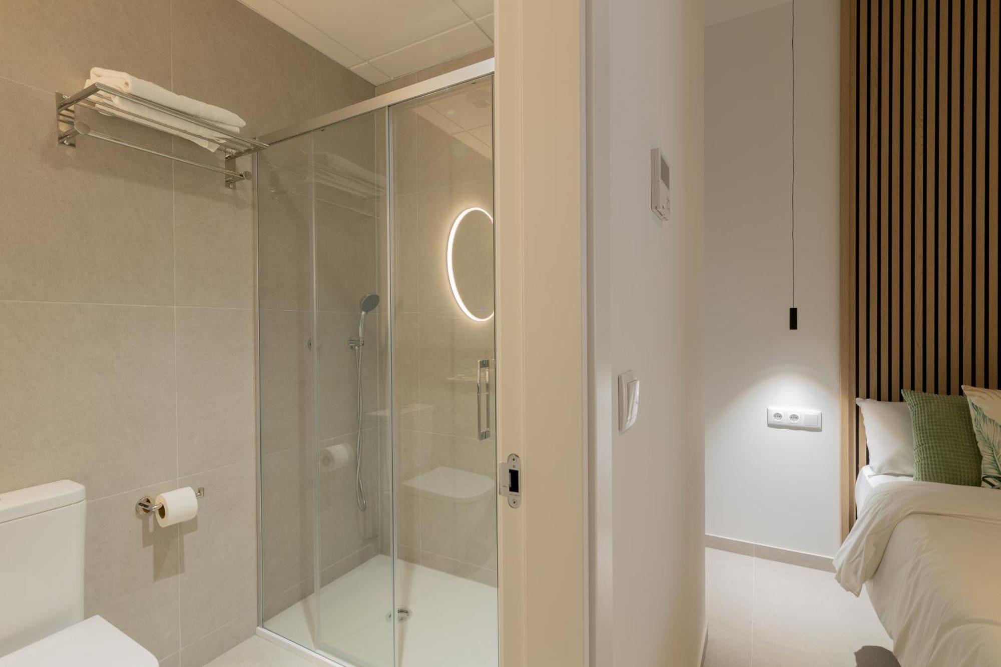 Dorm4You Arena Plaza Valencia Bagian luar foto