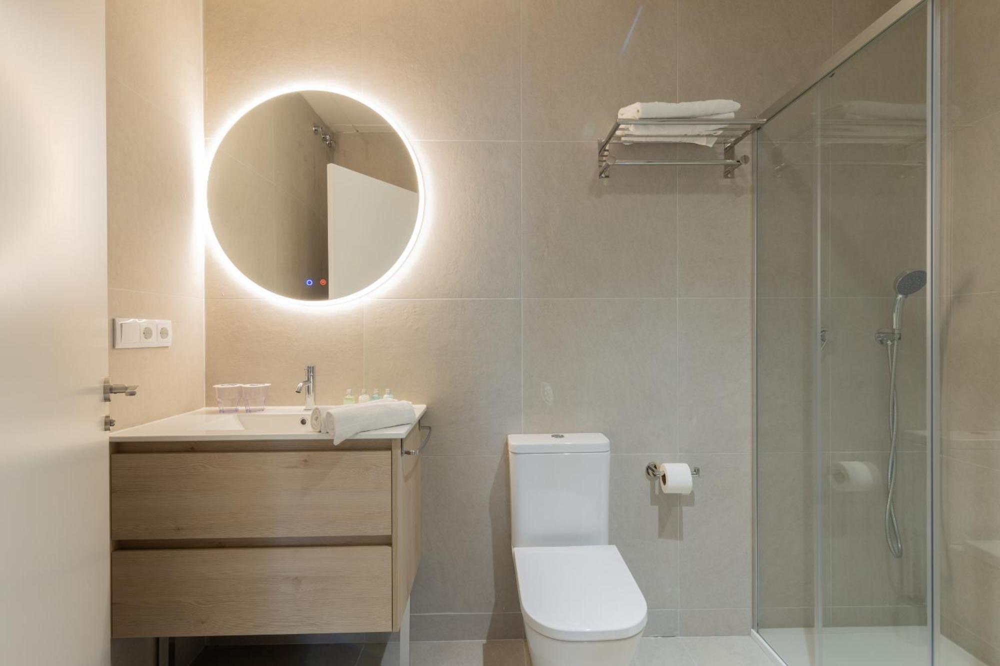 Dorm4You Arena Plaza Valencia Bagian luar foto