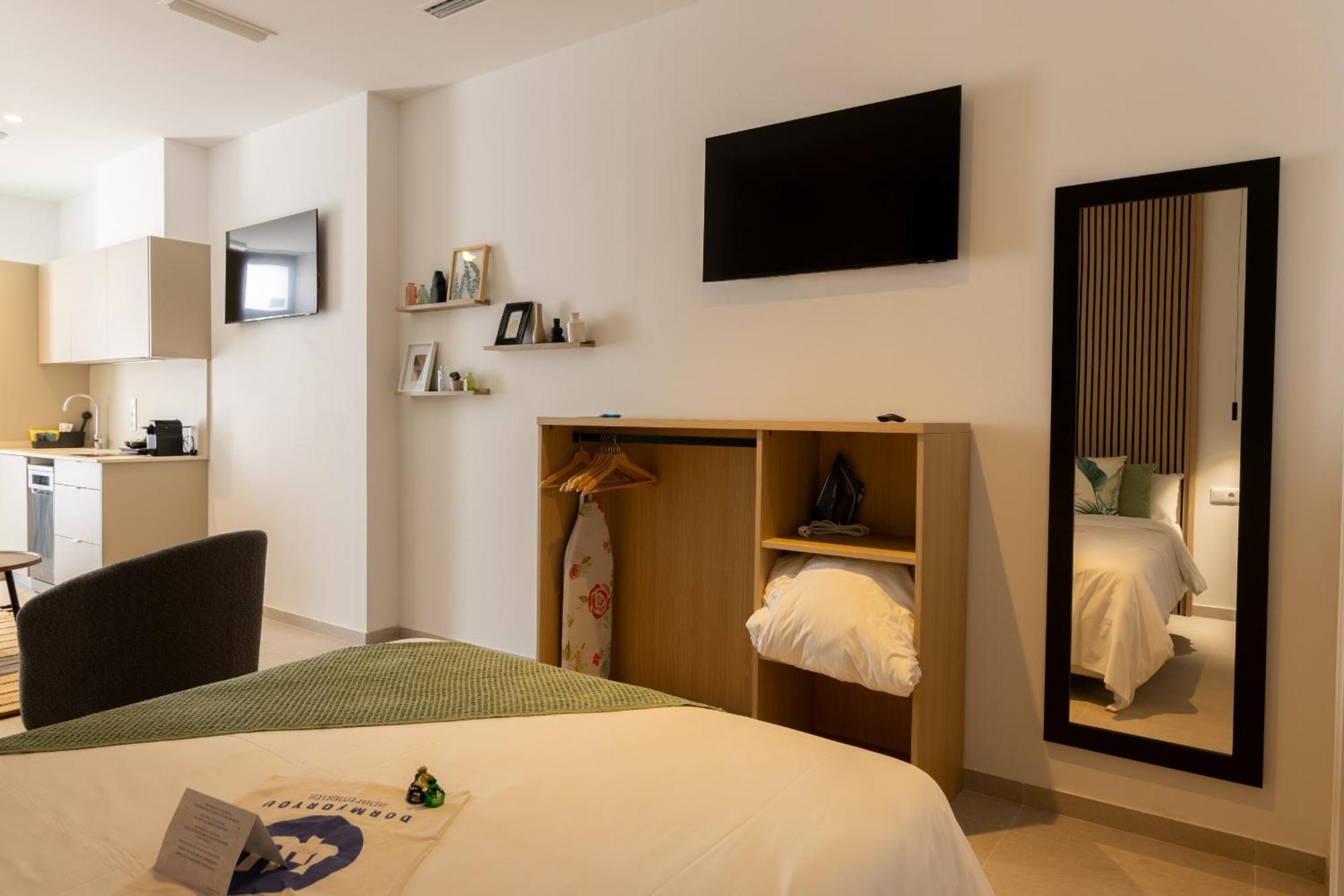 Dorm4You Arena Plaza Valencia Bagian luar foto